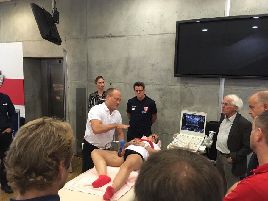 Peter Stiller (Mannschaftsarzt des FC Augsburg 1907), Steffen Tröster (FSV Mainz 05) und Christoph Schmitz (Ludwig-Maximilian-Universität München) leiteten den zweiten Workshop